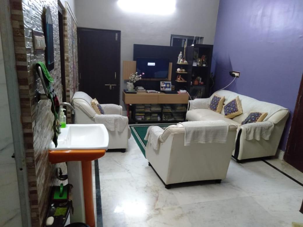 The Lovely Room Calcuta Exterior foto